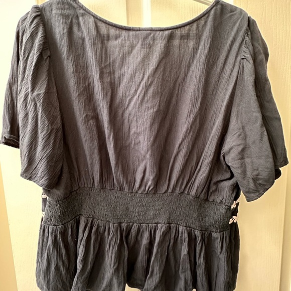 Knox Rose Women’s Top - Picture 3 of 3